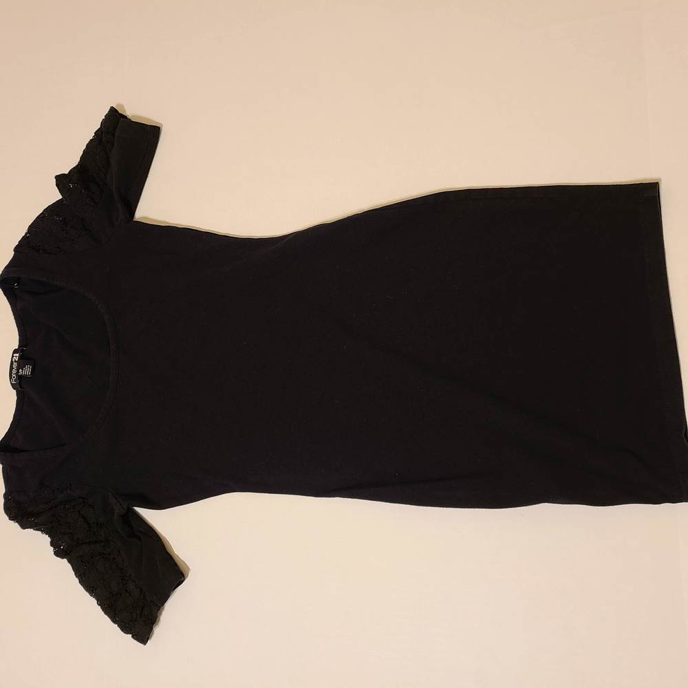 FOREVER 21 LBD BLACK MINI DRESS W/ LACE SLEEVES - SP